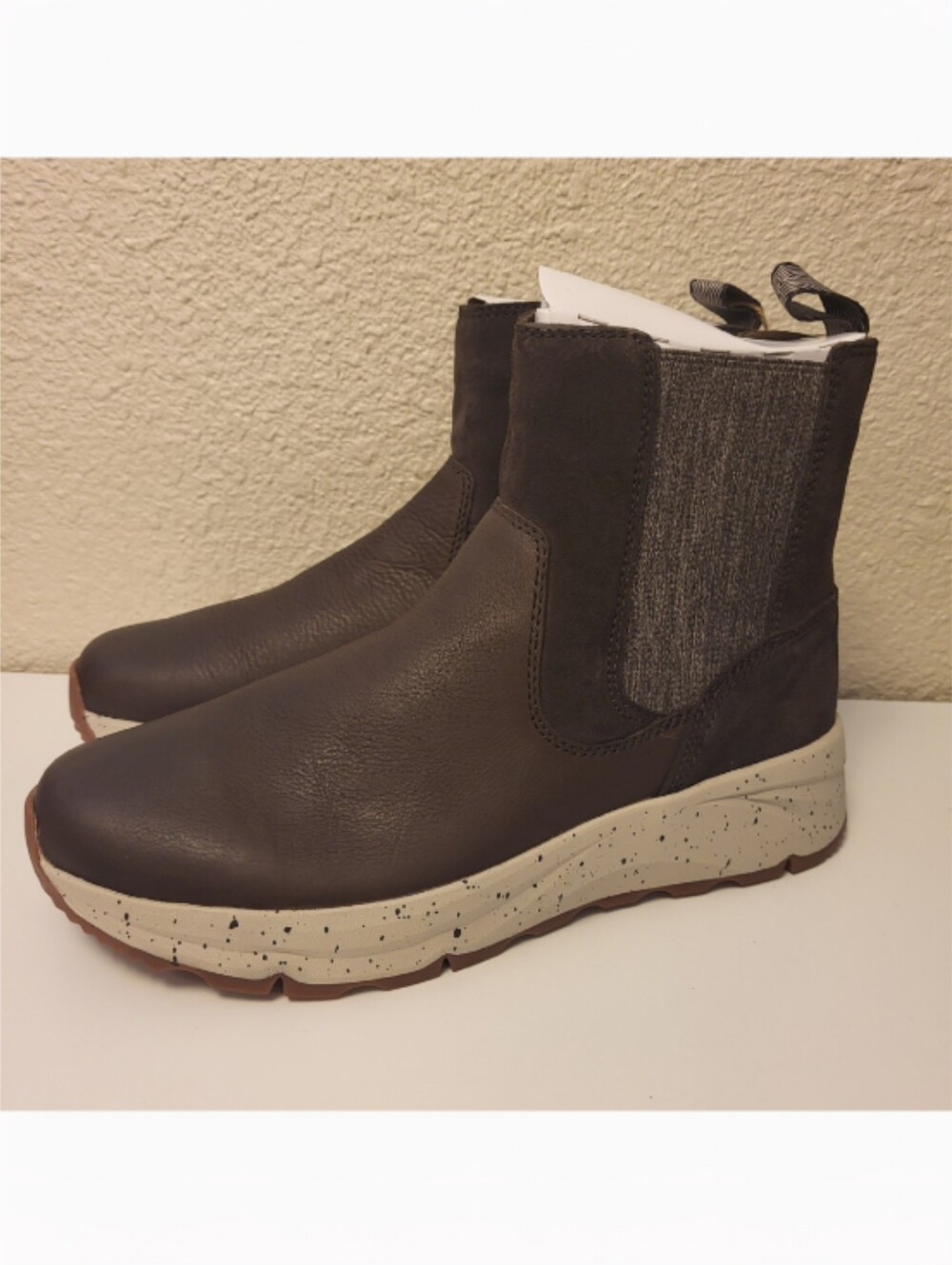NWT Kodiak Brown Leather Takla Chelsea Boots Size 11